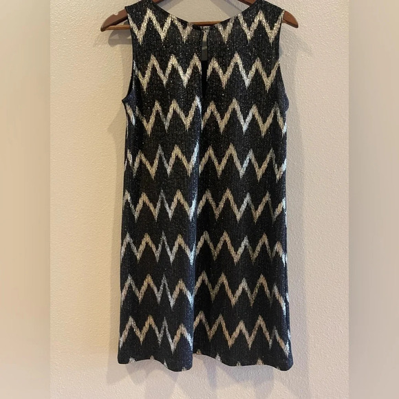 Zouk: Black and Gold Shimmer Chevron‎ Mini Dress Size Large - Picture 7 of 8